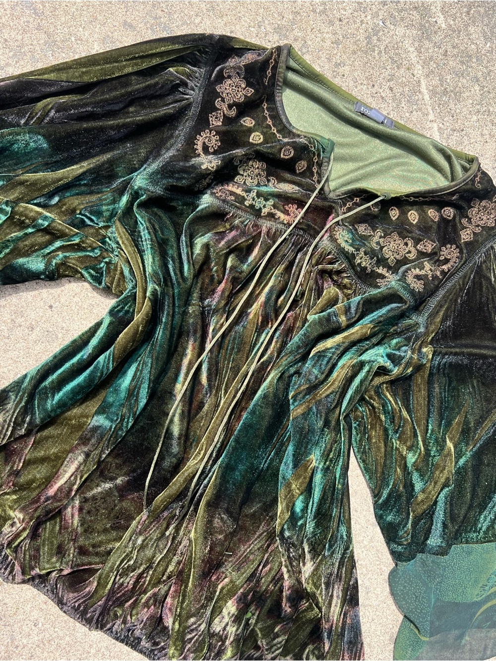 Roz & Ali 2X Olive Green Crushed Velvet Embroidered Boho Peasant Blouse